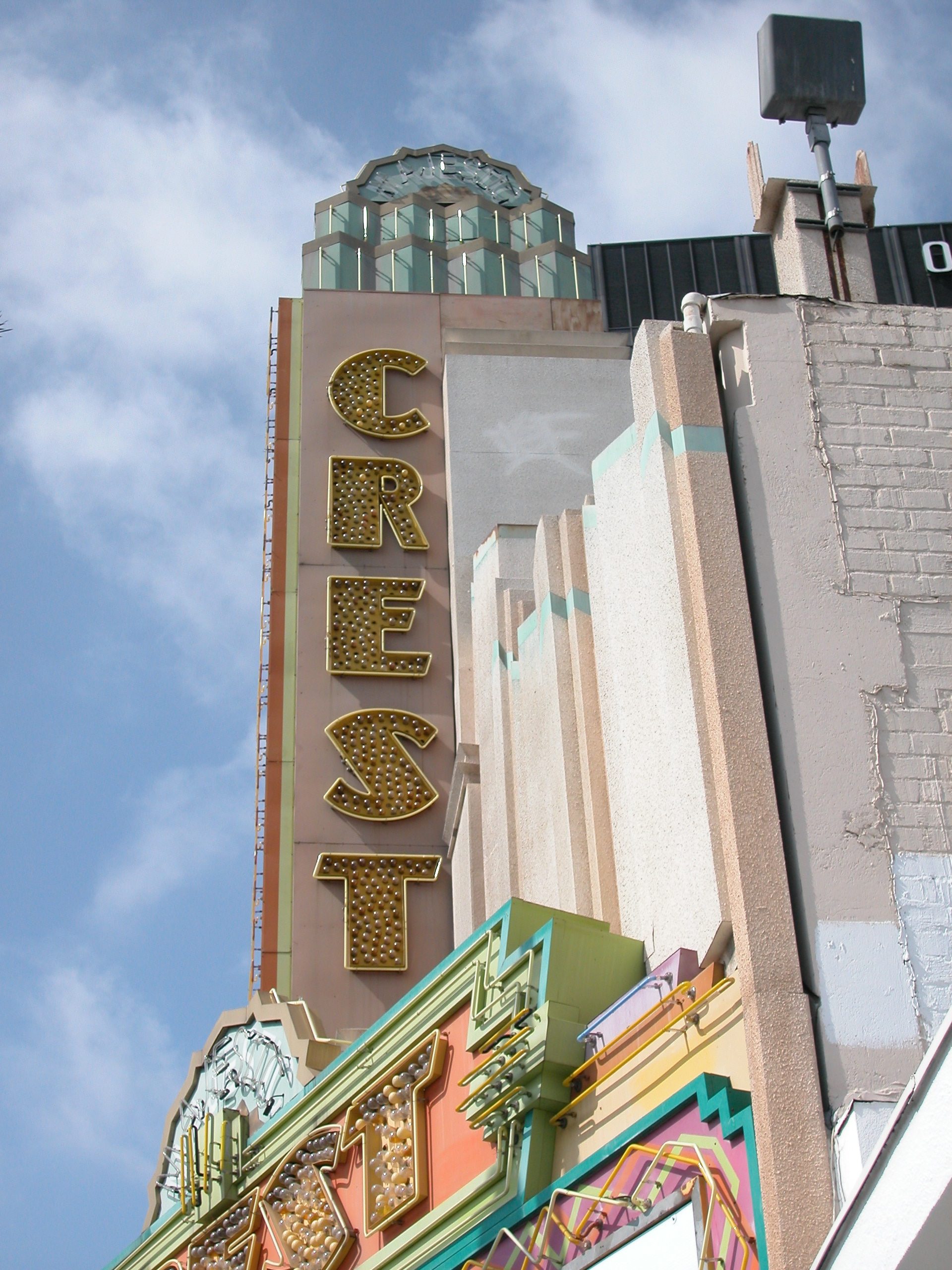 Crest Westwood Theatre – Los Angeles Historic Theatre Foundation